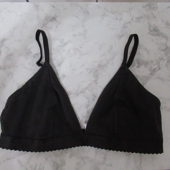 Fenty X Savage Bra M Medium Black Bralette Wireless Wire Free Back Closure - Picture 1 of 4